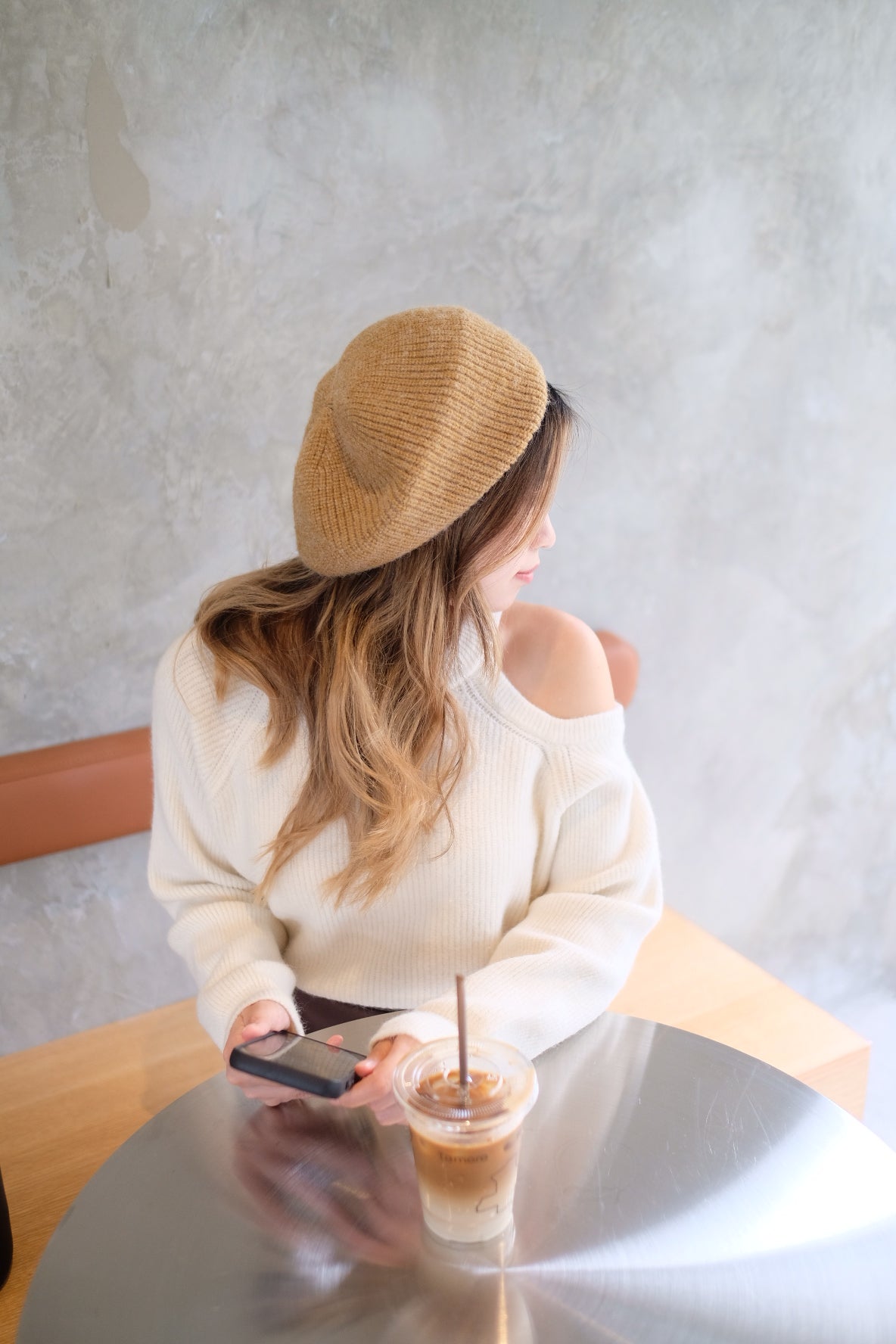 直角肩暗直紋針織毛衣