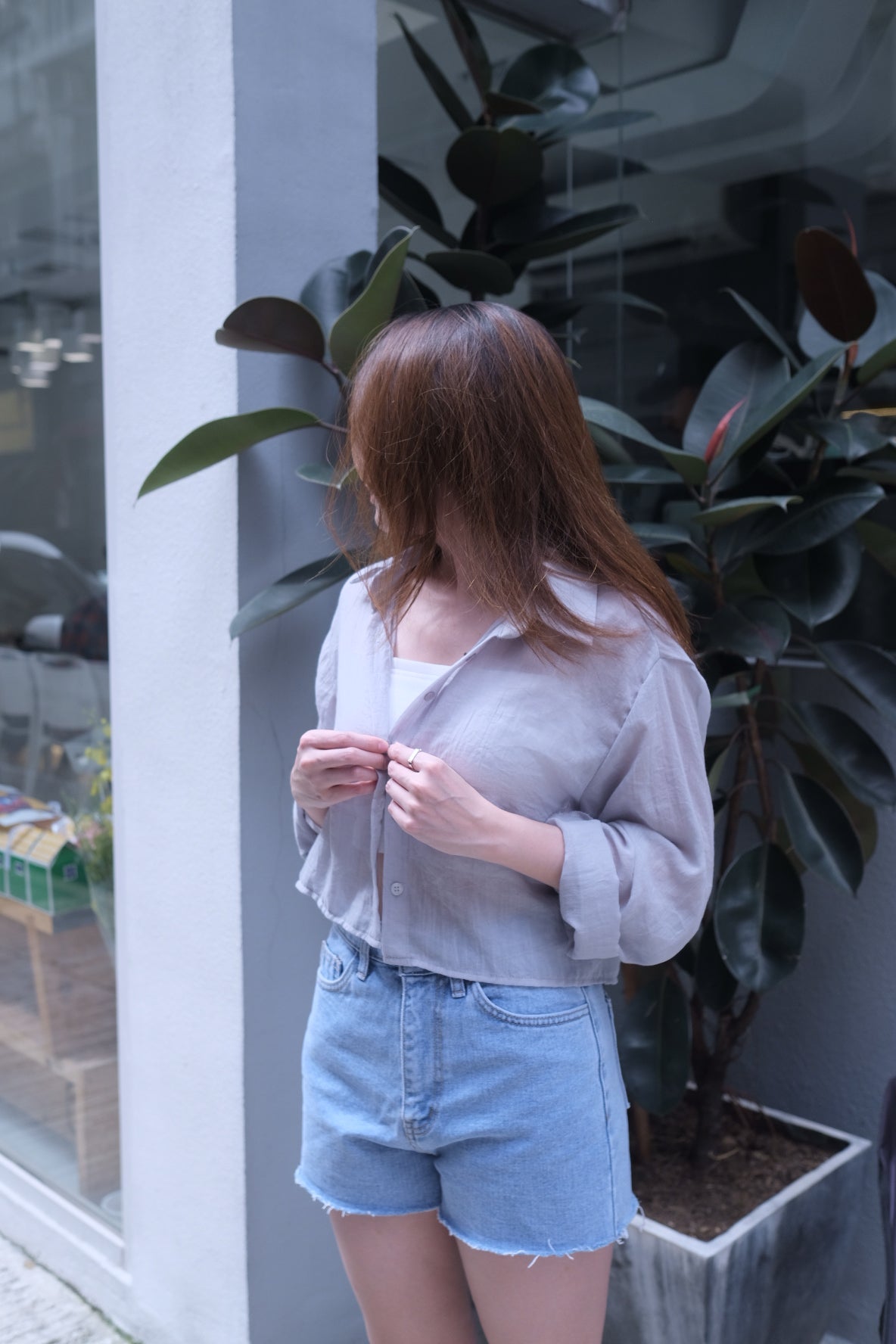 透明感!後開背透膚短版襯衫