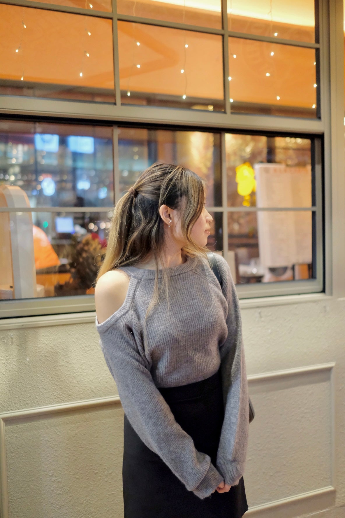 直角肩暗直紋針織毛衣