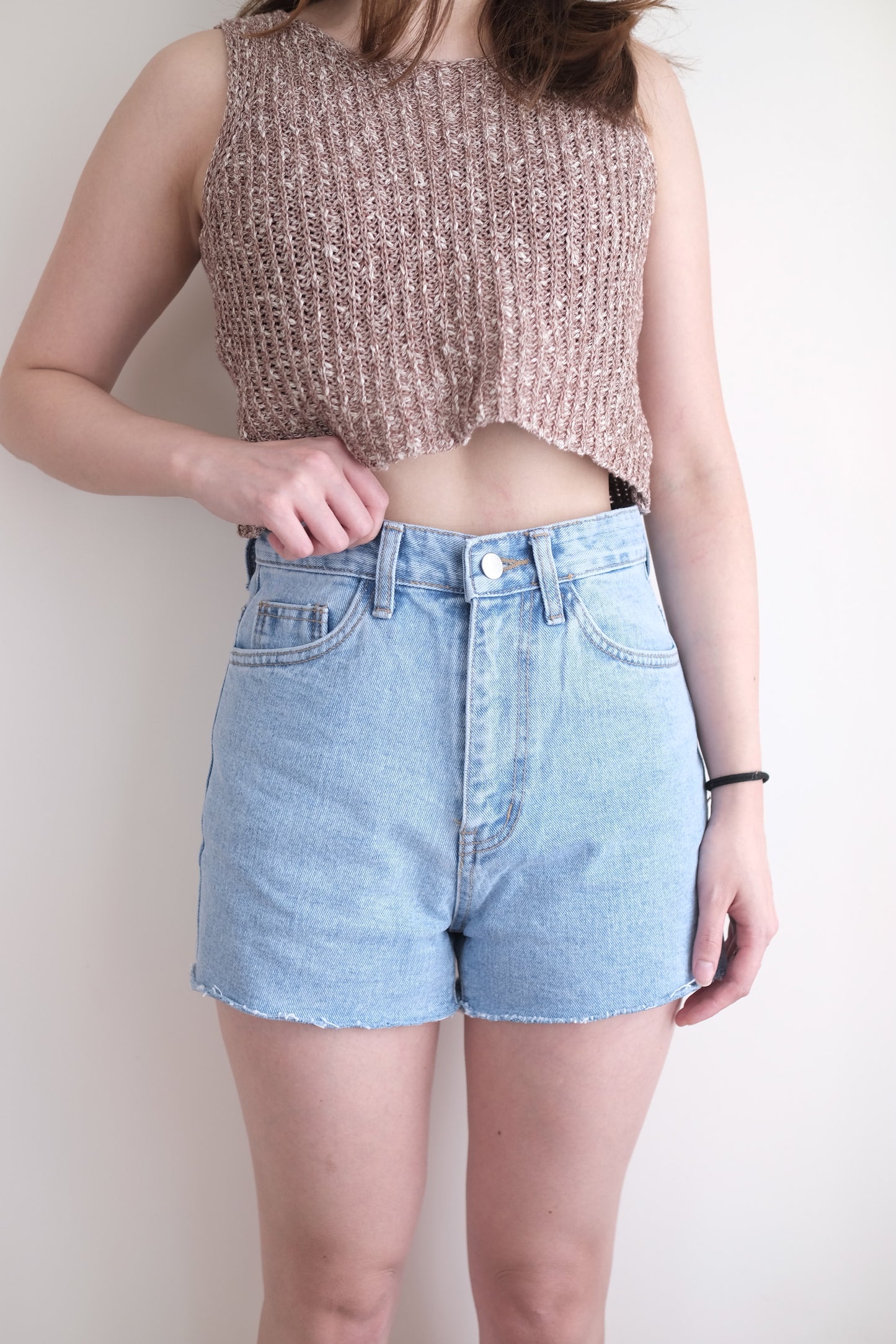 版型good!三色不修邊高腰牛仔短褲