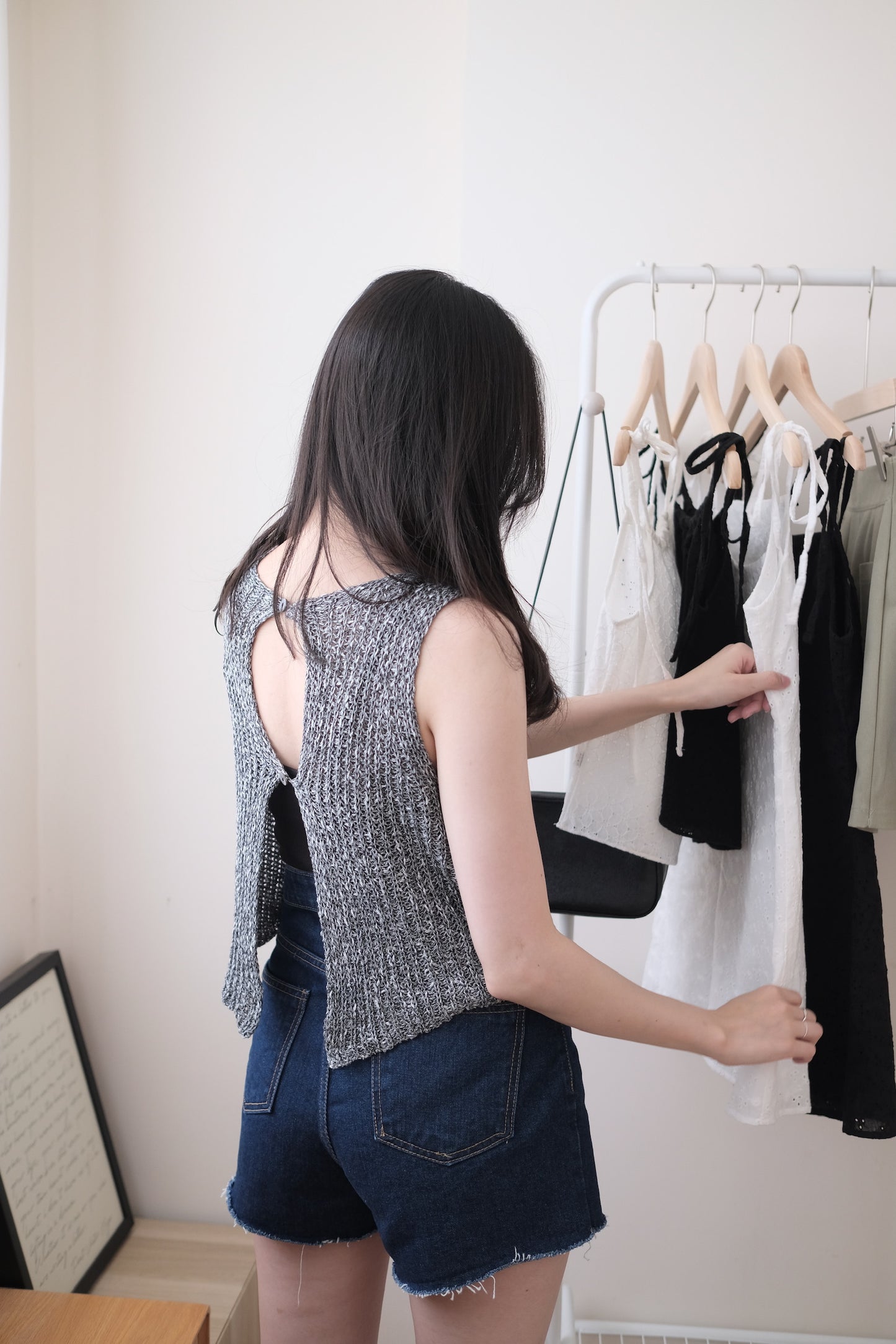 版型good!三色不修邊高腰牛仔短褲