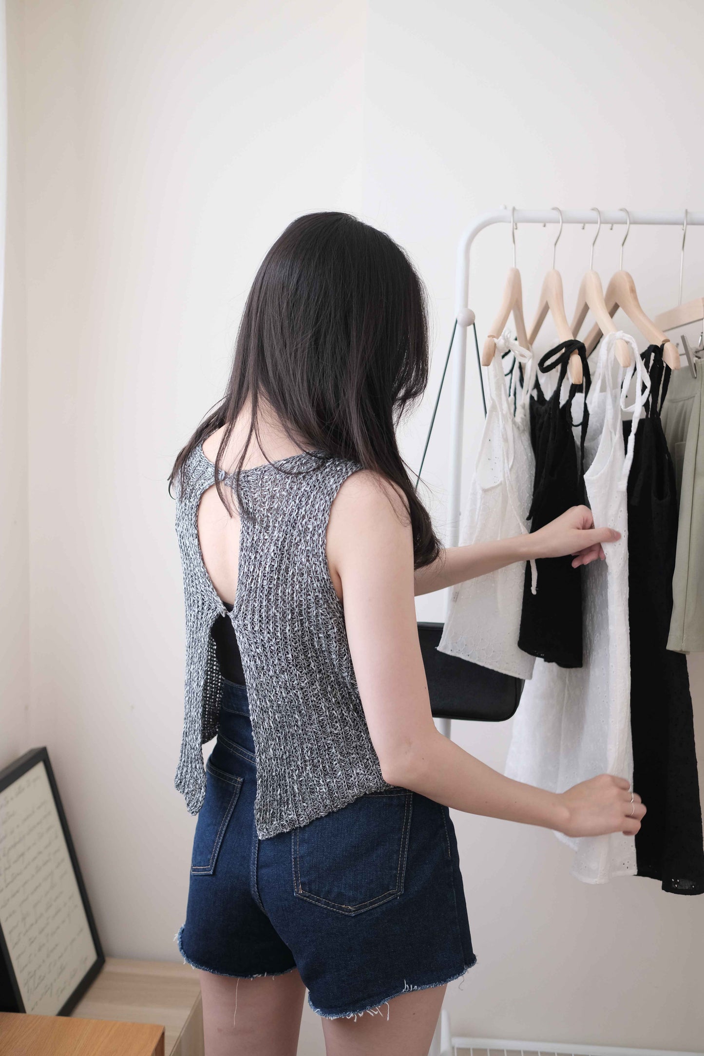 歐美女孩!後開背針織背心