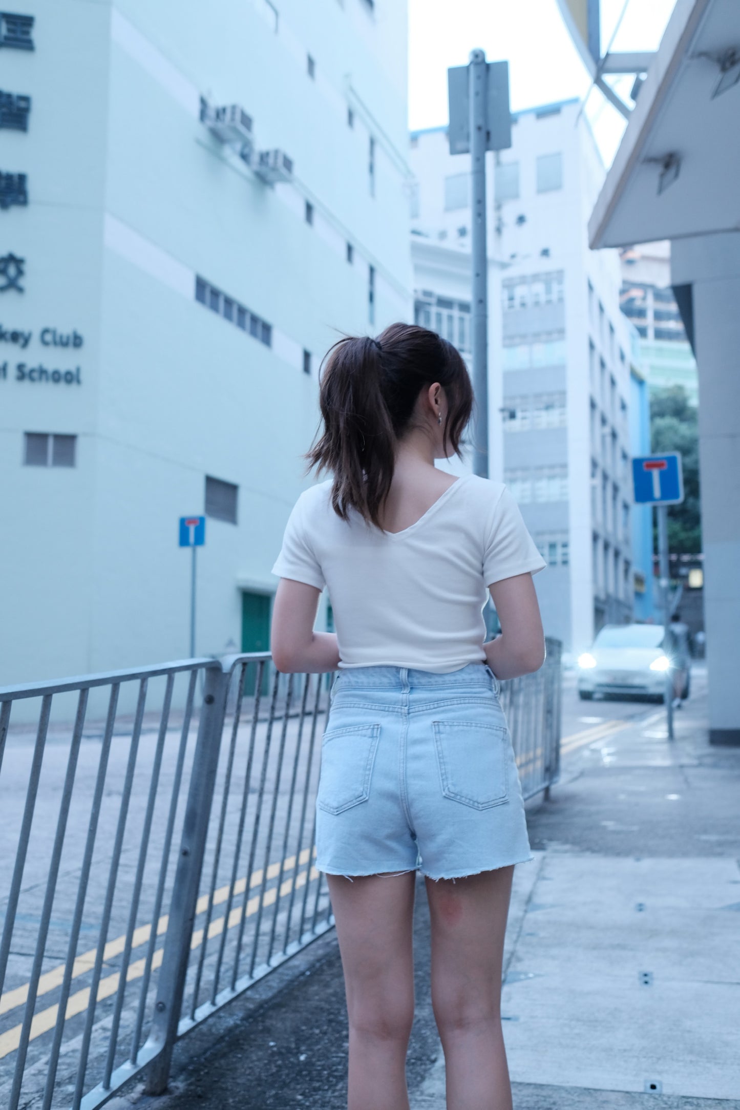 版型good!三色不修邊高腰牛仔短褲